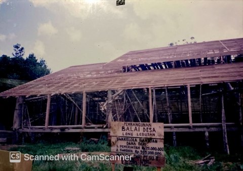 Kondisi balai adat desa Long Lebusan tahun 2003 