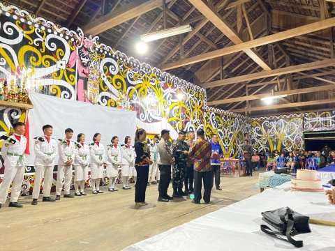 Penyerahan penghargaan bagi pelatih Paskibraka 